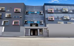 Super Collection O Omr Perungudi Thiruvanmiyur Beach